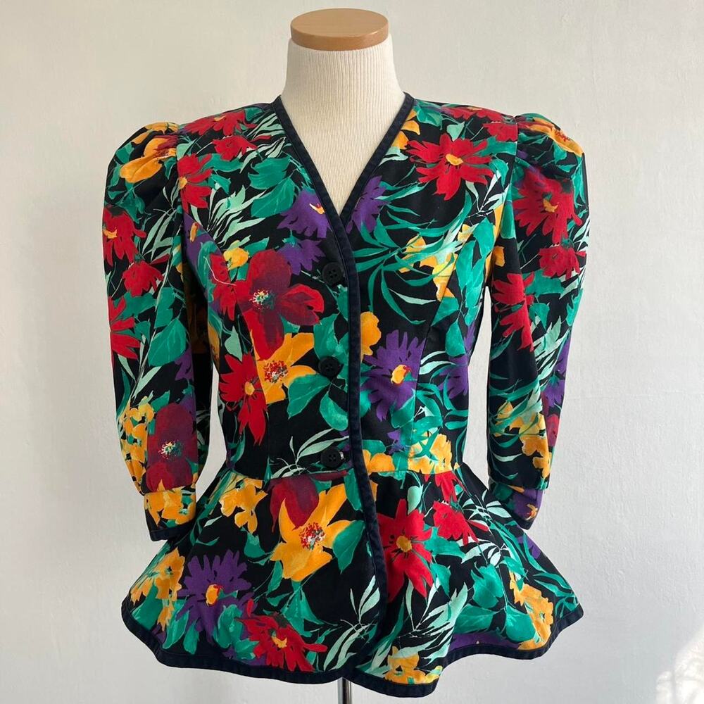 Vibrant 80s floral blazer by